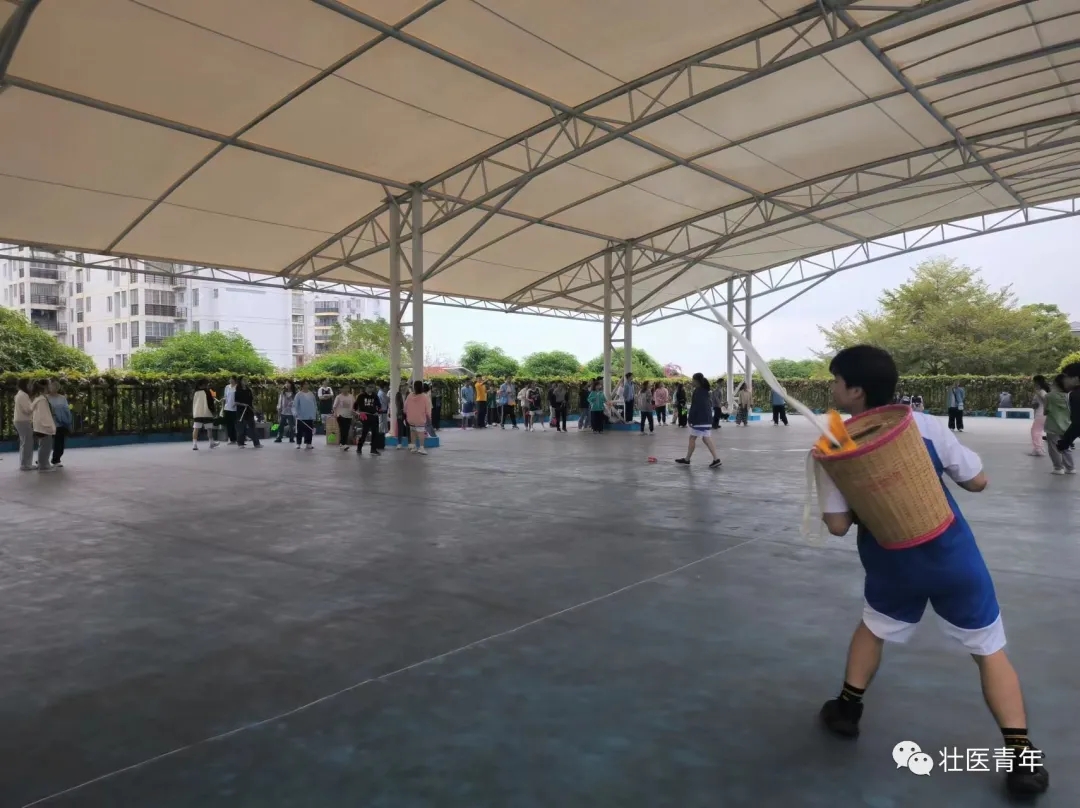 热烈祝贺壮医药学院“双蚁杯”大学生趣味运动会圆满成功